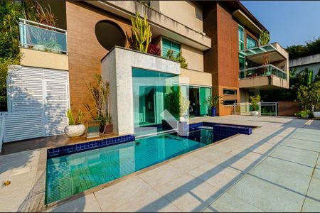 Casa à venda com 500m², 4 quartos e 2 vagasPiscina