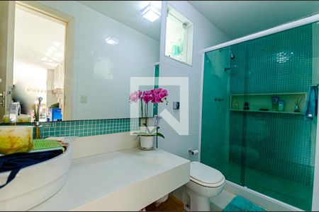 Banheiro de casa à venda com 4 quartos, 500m² em Vila Progresso, Niterói