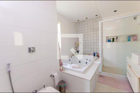 Casa à venda com 500m², 4 quartos e 2 vagasBanheiro da Suíte