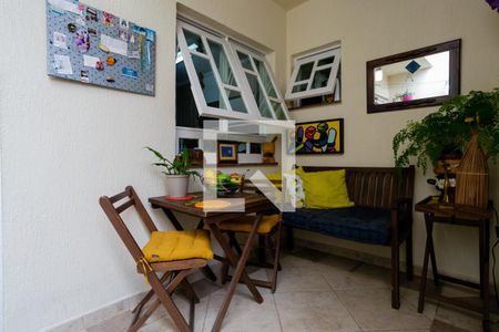 Casa de condomínio à venda com 122m², 3 quartos e 3 vagasQuintal e churrasqueira