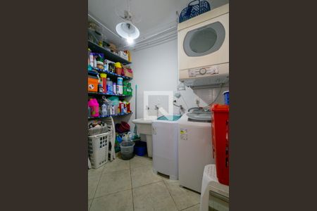 Casa de condomínio à venda com 122m², 3 quartos e 3 vagasÁrea de serviço