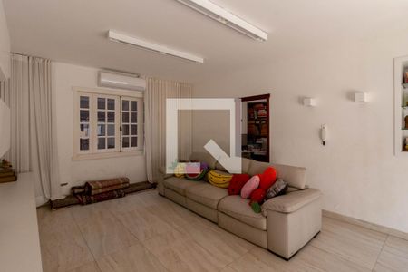 Sala de TV de casa à venda com 4 quartos, 520m² em São Bento, Belo Horizonte