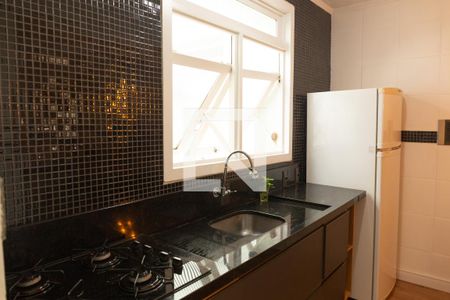 Cozinha de apartamento à venda com 1 quarto, 48m² em Vila Ipiranga, Porto Alegre