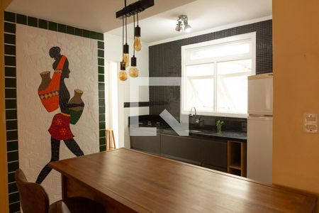 Cozinha de apartamento à venda com 1 quarto, 48m² em Vila Ipiranga, Porto Alegre