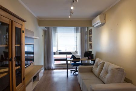 Sala de apartamento para alugar com 1 quarto, 48m² em Vila Ipiranga, Porto Alegre