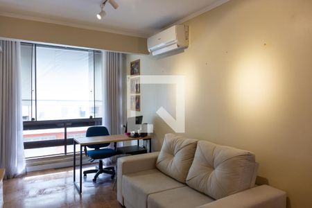 Sala de apartamento para alugar com 1 quarto, 48m² em Vila Ipiranga, Porto Alegre