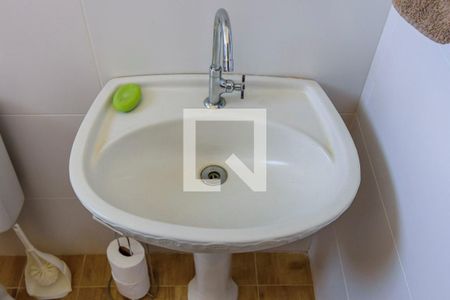 Banheiro de kitnet/studio para alugar com 1 quarto, 27m² em Cidade Baixa, Porto Alegre