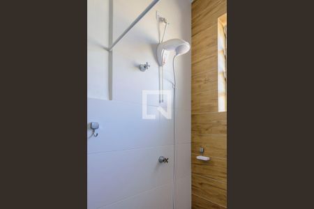Banheiro de kitnet/studio para alugar com 1 quarto, 27m² em Cidade Baixa, Porto Alegre