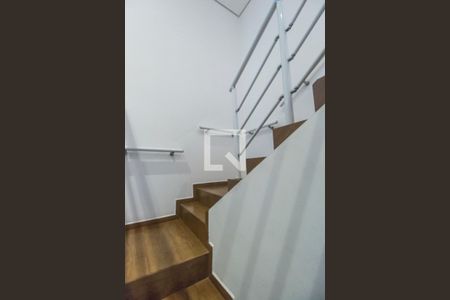 Casa de condomínio à venda com 420m², 7 quartos e 4 vagasEscada