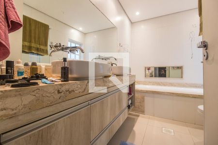 Casa de condomínio à venda com 420m², 7 quartos e 4 vagasBanheiro da Suíte