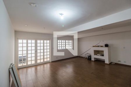 Casa de condomínio à venda com 420m², 7 quartos e 4 vagasSala