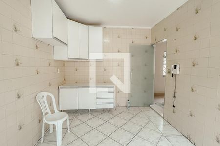 Casa à venda com 200m², 3 quartos e 3 vagas Casa à venda com 200m², 3 quartos e 3 vagascozinha