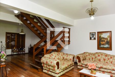 Sala de casa para alugar com 5 quartos, 280m² em Jardim Itu, Porto Alegre