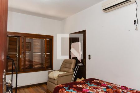 Quarto 1 de casa para alugar com 5 quartos, 280m² em Jardim Itu, Porto Alegre