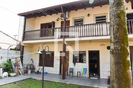 Casa à venda com 280m², 5 quartos e 1 vaga Casa à venda com 280m², 5 quartos e 1 vagaFachada Fundos
