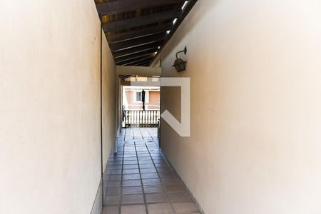 Casa à venda com 280m², 5 quartos e 1 vaga Casa à venda com 280m², 5 quartos e 1 vagaVaranda Lateral