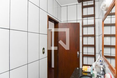 Casa à venda com 280m², 5 quartos e 1 vaga Casa à venda com 280m², 5 quartos e 1 vagaBanheiro Social