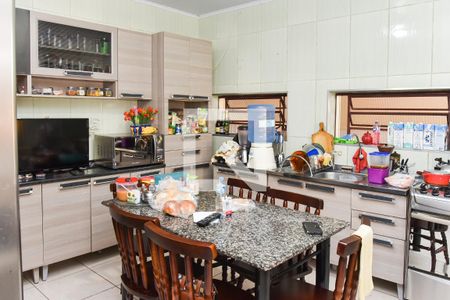 Casa à venda com 280m², 5 quartos e 1 vaga Casa à venda com 280m², 5 quartos e 1 vagaCozinha