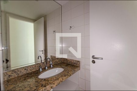 Apartamento à venda com 70m², 2 quartos e 1 vagaBanheiro da Suíte 2