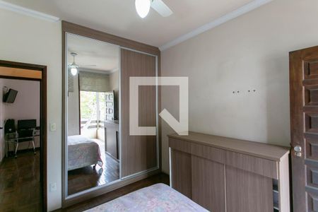 Casa à venda com 290m², 5 quartos e 3 vagasQuarto 4