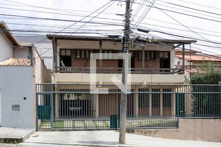 Casa à venda com 290m², 5 quartos e 3 vagasFachada