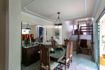 Casa à venda com 290m², 5 quartos e 3 vagasSala de Jantar