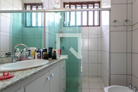 Casa à venda com 290m², 5 quartos e 3 vagasBanheiro da Suíte 2