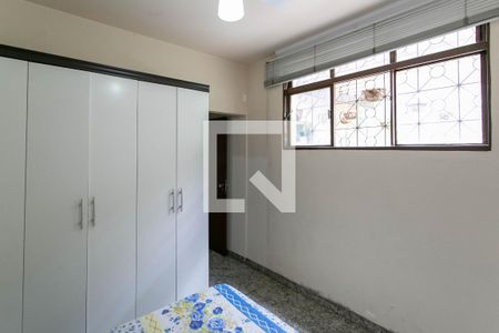 Casa à venda com 290m², 5 quartos e 3 vagasQuarto Suíte 1