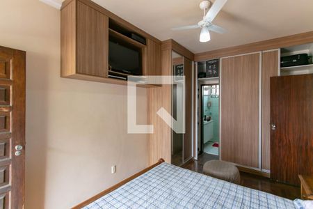 Casa à venda com 290m², 5 quartos e 3 vagasQuarto Suíte 2