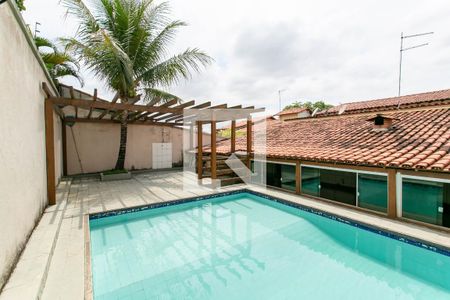 Casa à venda com 290m², 5 quartos e 3 vagasPiscina