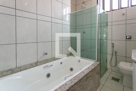 Casa à venda com 290m², 5 quartos e 3 vagasBanheiro Social