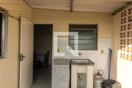 Casa à venda com 225m², 6 quartos e 2 vagas Casa à venda com 225m², 6 quartos e 2 vagasÁrea externa