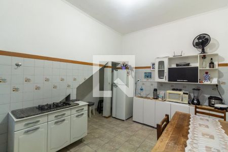 Casa à venda com 225m², 6 quartos e 2 vagas Casa à venda com 225m², 6 quartos e 2 vagasCozinha