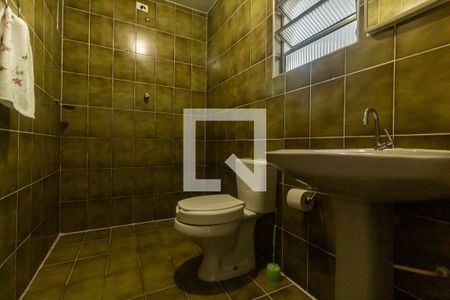 Casa à venda com 225m², 6 quartos e 2 vagas Casa à venda com 225m², 6 quartos e 2 vagasBanheiro 2