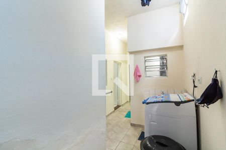 Casa à venda com 225m², 6 quartos e 2 vagas Casa à venda com 225m², 6 quartos e 2 vagasÁrea de Serviço