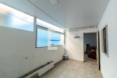 Casa à venda com 225m², 6 quartos e 2 vagas Casa à venda com 225m², 6 quartos e 2 vagasÁrea de serviço - casa 1