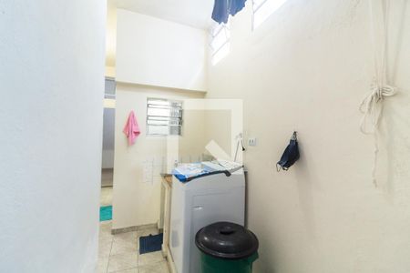 Casa à venda com 225m², 6 quartos e 2 vagas Casa à venda com 225m², 6 quartos e 2 vagasÁrea de Serviço