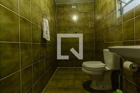 Casa à venda com 225m², 6 quartos e 2 vagas Casa à venda com 225m², 6 quartos e 2 vagasBanheiro 2