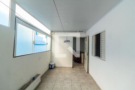 Casa à venda com 225m², 6 quartos e 2 vagas Casa à venda com 225m², 6 quartos e 2 vagasÁrea de serviço - casa 1