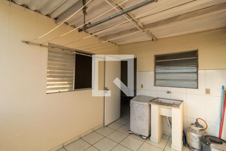 Casa à venda com 225m², 6 quartos e 2 vagas Casa à venda com 225m², 6 quartos e 2 vagasÁrea externa