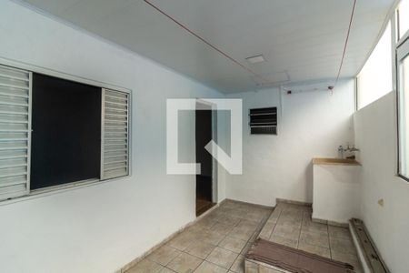 Casa à venda com 225m², 6 quartos e 2 vagas Casa à venda com 225m², 6 quartos e 2 vagasÁrea de serviço - casa 1