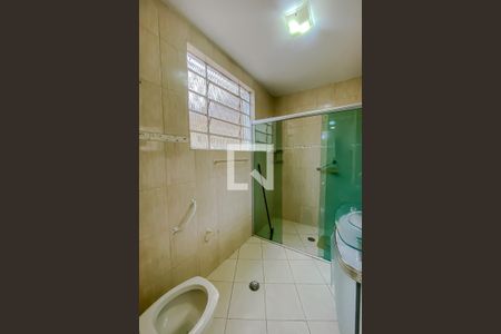 Casa para alugar com 300m², 3 quartos e 2 vagasBanheiro da Suite