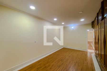 Casa para alugar com 300m², 3 quartos e 2 vagasSuite