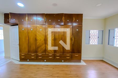 Casa para alugar com 300m², 3 quartos e 2 vagasSuite