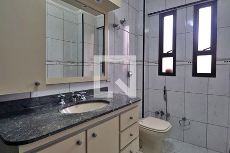 Apartamento à venda com 134m², 3 quartos e 2 vagasBanheiro da Suíte 1