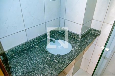 Casa à venda com 120m², 2 quartos e 2 vagas Casa à venda com 120m², 2 quartos e 2 vagasbanheiro