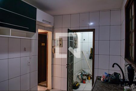 Casa à venda com 120m², 2 quartos e 2 vagas Casa à venda com 120m², 2 quartos e 2 vagascozinha
