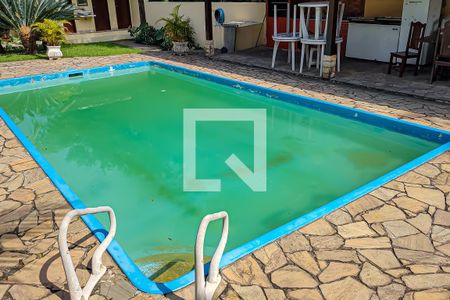 Casa à venda com 120m², 2 quartos e 2 vagas Casa à venda com 120m², 2 quartos e 2 vagaspiscina