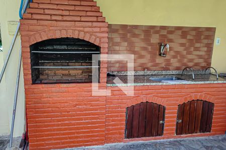 Casa à venda com 120m², 2 quartos e 2 vagas Casa à venda com 120m², 2 quartos e 2 vagaschurrasqueira