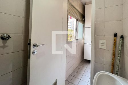 Apartamento para alugar com 77m², 2 quartos e 1 vagaBanheiro de Serviço